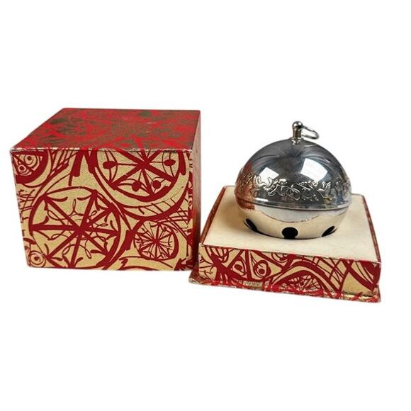 Wallace Silversmiths Sleigh Bell Ornament 1977 with Box - Picture 1 of 8